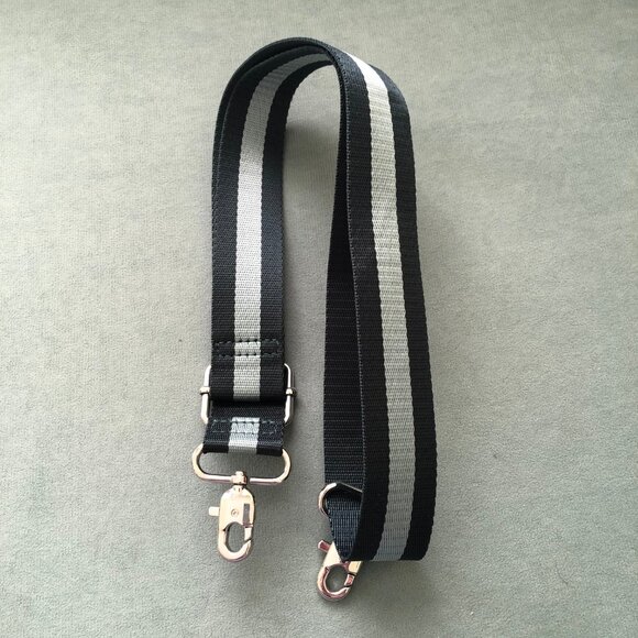 Stella & Dot Crush It Duffle Bag - Picture 3 of 8